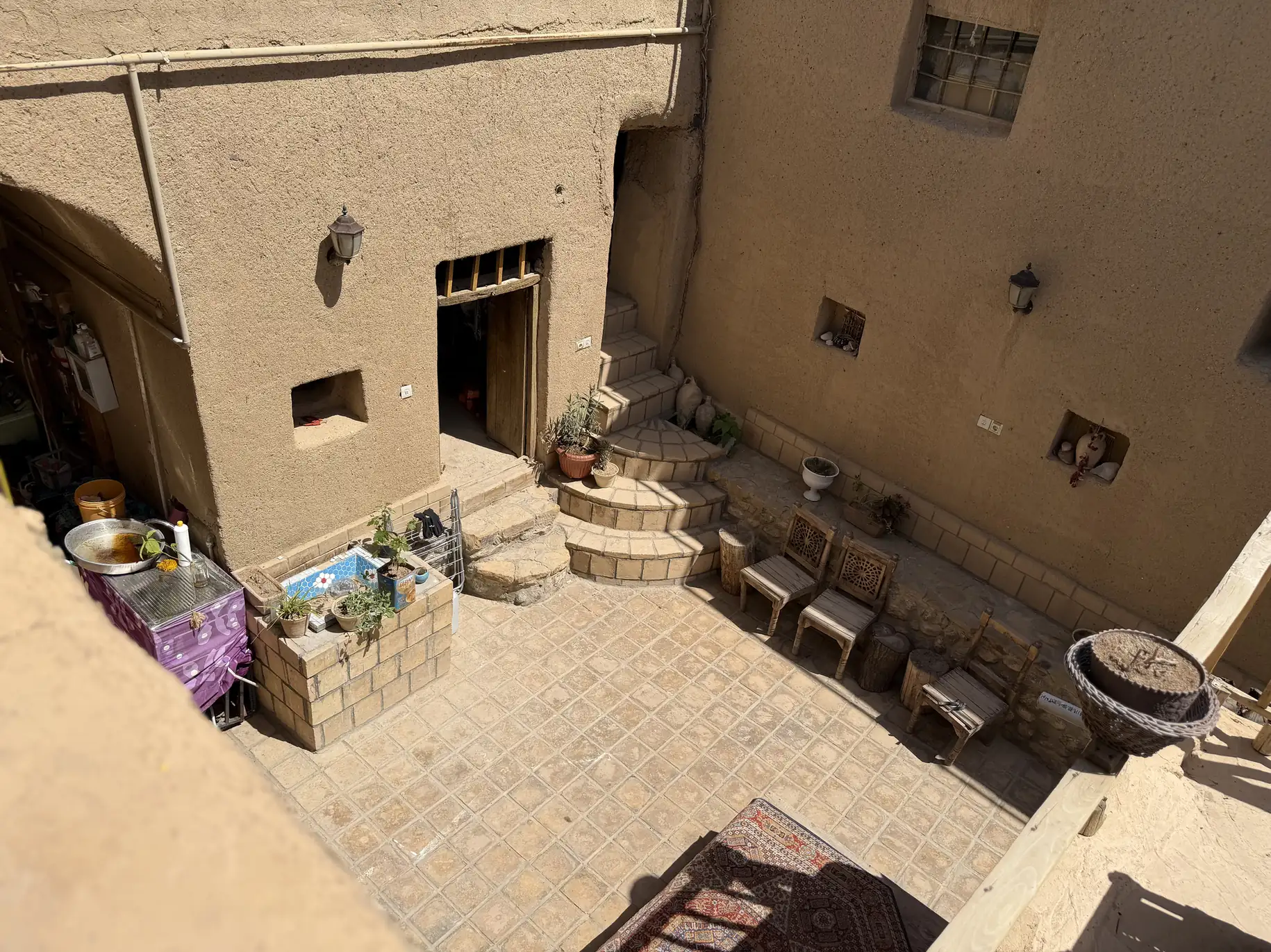 اقامتگاه — 18
