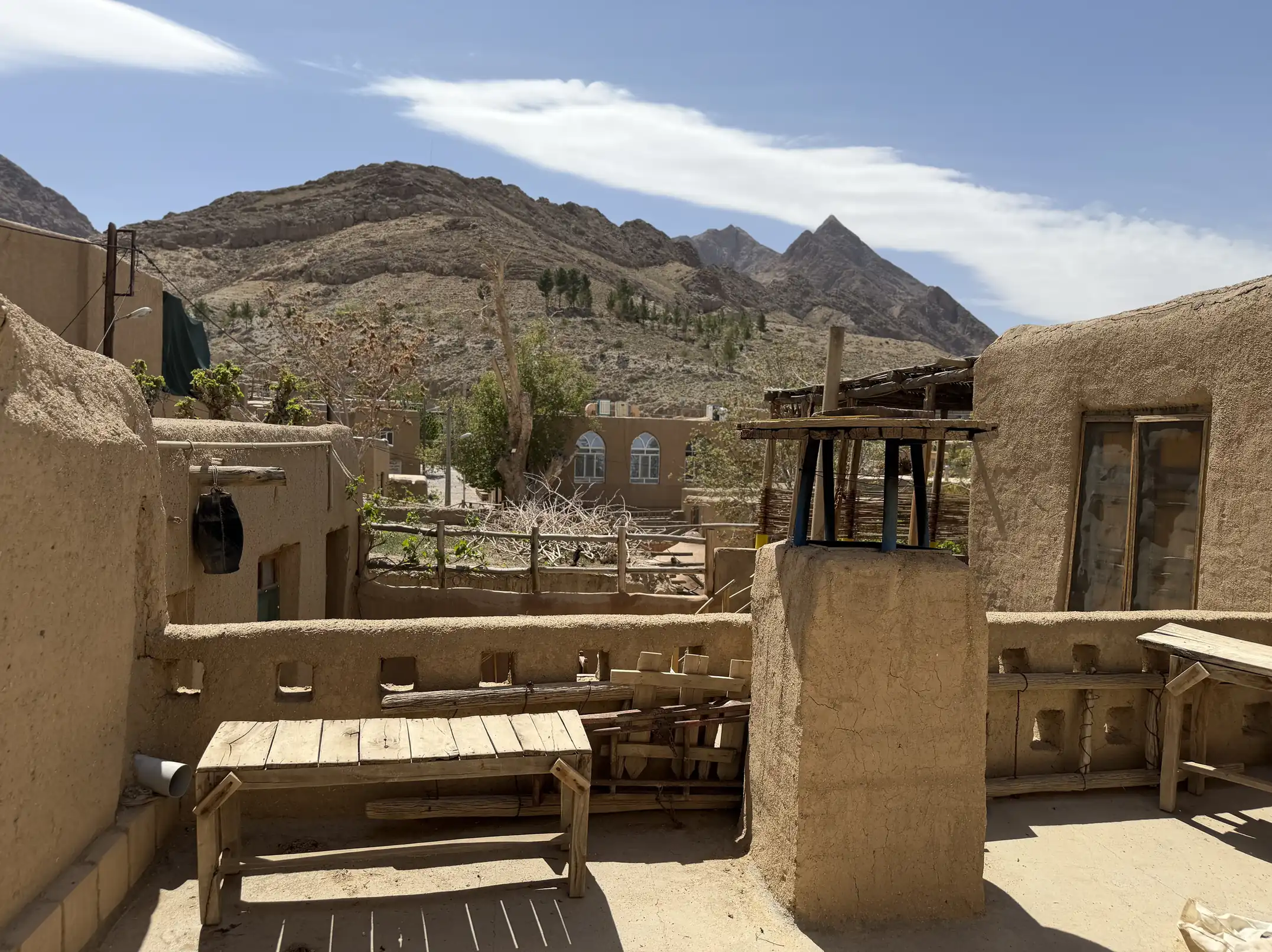 اقامتگاه — 21