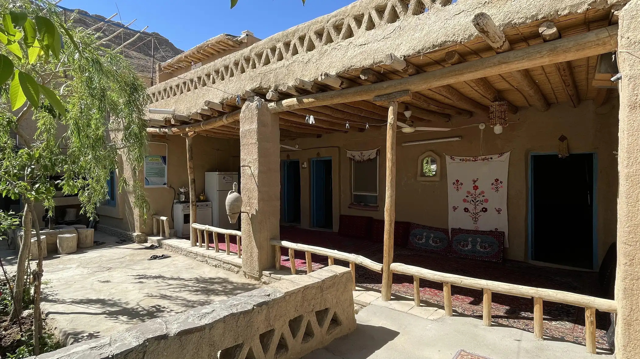 اقامتگاه — 29