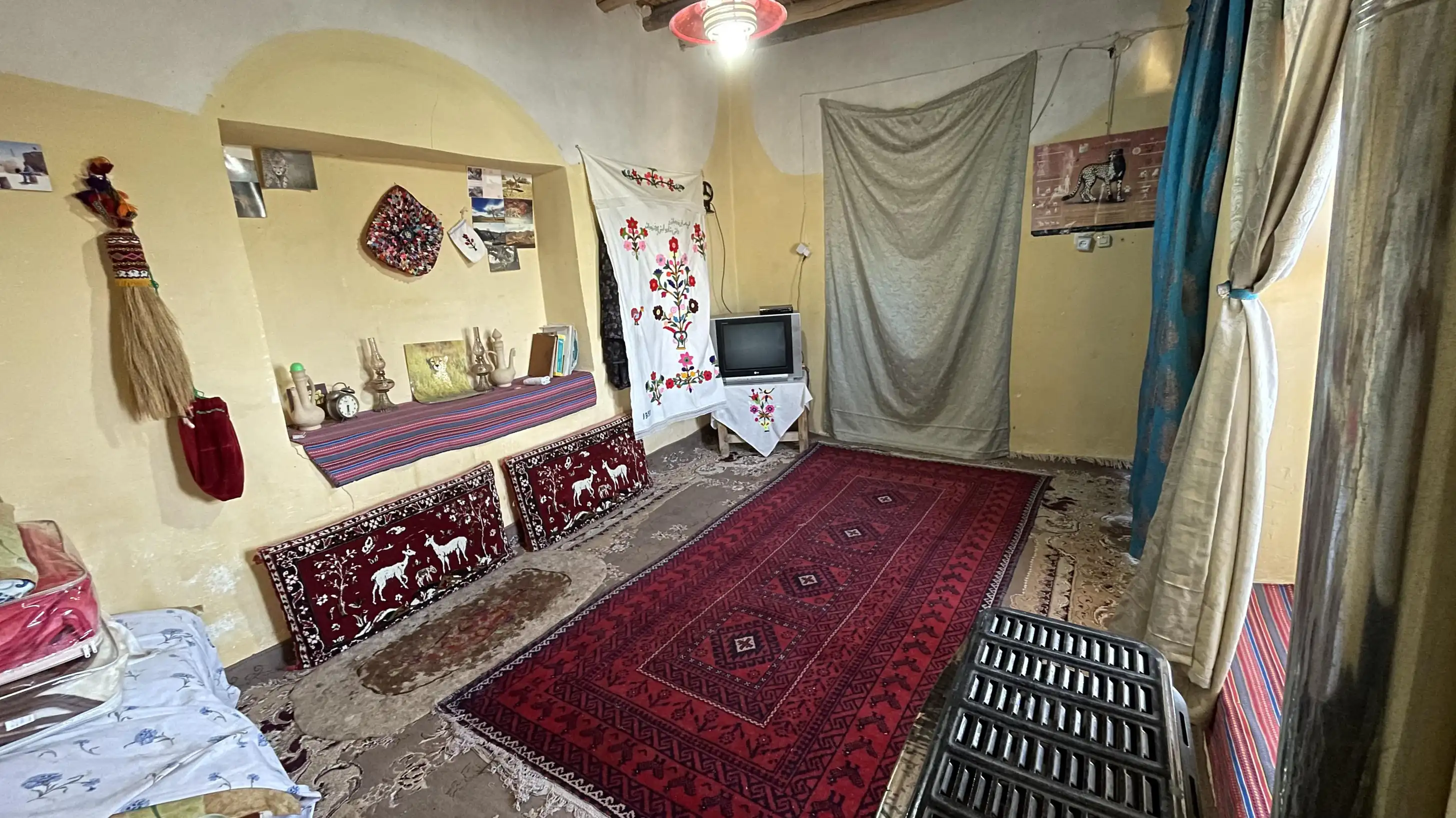 اقامتگاه — 42