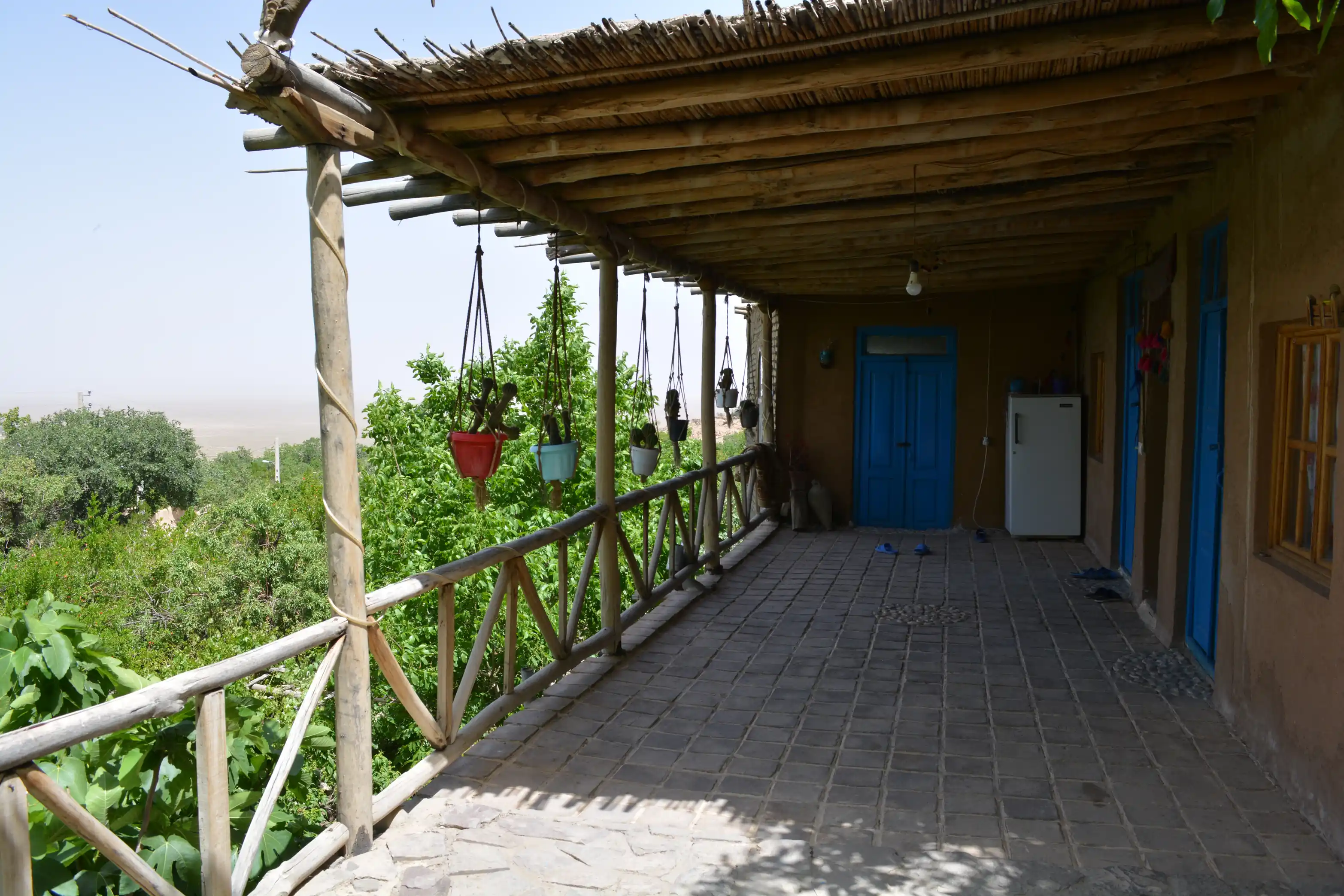 اقامتگاه — 106